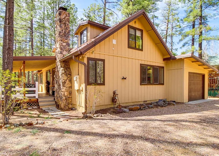 Vakantiehuis Game + Fireplace! Family Retreat In Pinetop-Lakeside