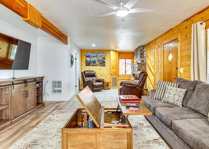 Game + Fireplace! Family Retreat In