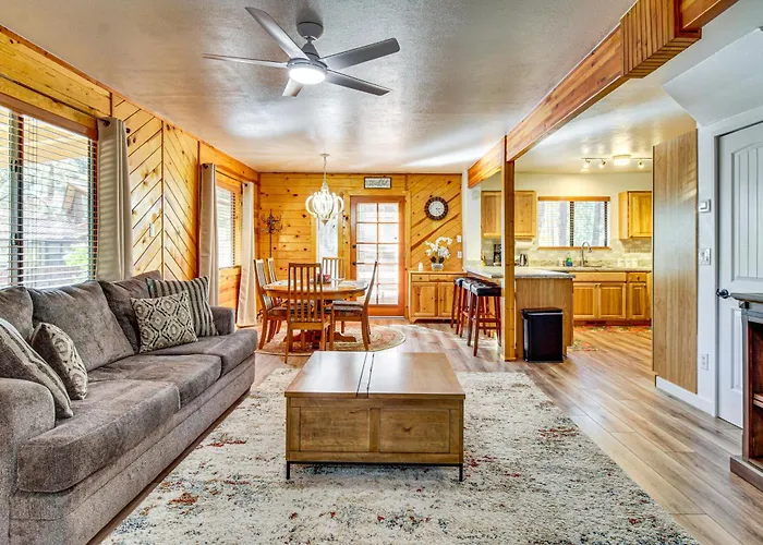 Vakantiehuis Game + Fireplace! Family Retreat In Pinetop-Lakeside