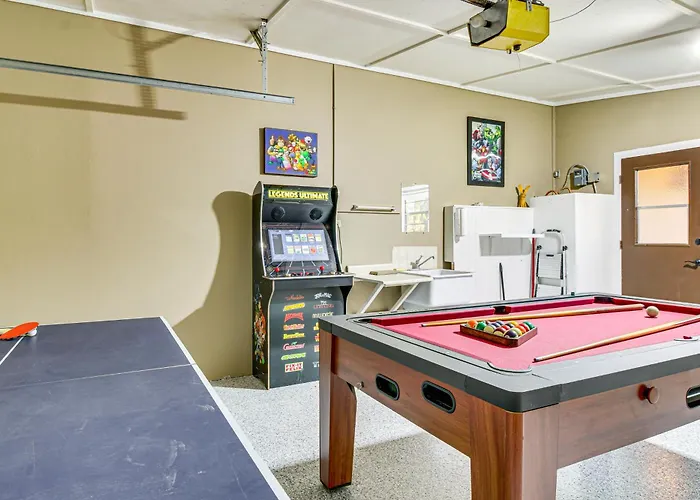 Game + Fireplace! Family Retreat In Vakantiehuis *